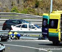 Muere una persona en un accidente de moto en Sondika

