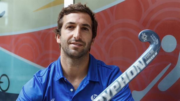 Diego Arana jugador de hockey de Jolaseta se mantiene en forma para los JJOO