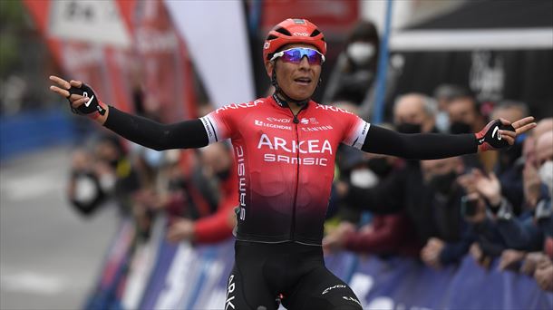 Nairo Quintana gana la etapa 1 de la Vuelta Asturias y se viste de líder