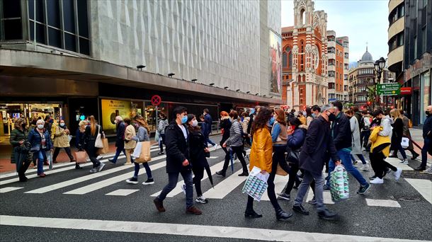 Gente en Bilbao. Foto: EITB Media.