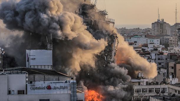 Israelen bonbardaketa Gazaren aurka. Argazkia: Efe