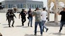 Enfrentamientos entre palestinos y policías israelíes en Jerusalén