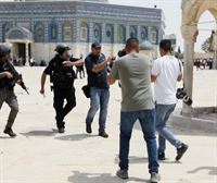 Enfrentamientos entre palestinos y policías israelíes en Jerusalén