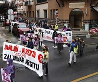 Una manifestación en Zalla vuelve a exigir depurar responsabilidades políticas