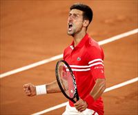 Djokovic gana a Berrettini y se enfrentará a Nadal en las semifinales