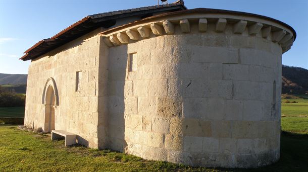 La ermita de Andra Mari, del concejo de Ullibarri-Arana, sencilla y muy coqueta