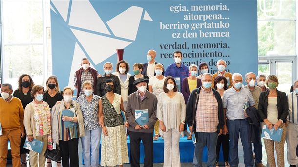 Personas homenajeadas en Bilbao. Foto: Gobierno Vasco