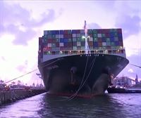 Suezko kanala 6 astez blokeatuta izan zuen ontzia iritsi da Rotterdamgo portura