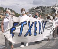 Etxerat pide el traslado de las personas presas, en varias playas de Euskal Herria