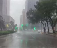 El huracán 'Ida' pierde fuerza tras dejar un muerto y provocar un apagón masivo en Nueva Orleans