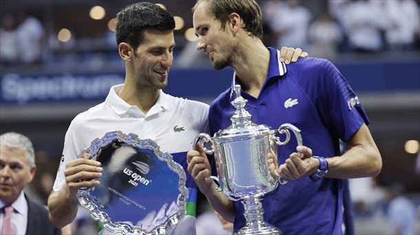 Medvedev derrota a Djokovic y gana el US Open, su primer Grand Slam. EFE