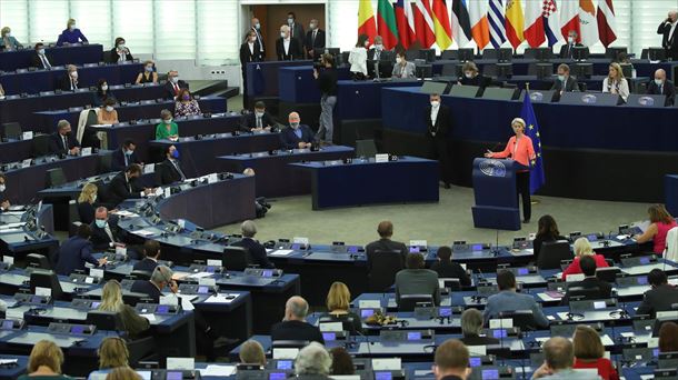 La presidenta de la Comisión Europea, Ursula Von der Leyen, en el Parlamento Europeo. Foto: EFE
