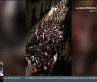 Desalojan de madrugada la calle Somera de Bilbao por aglomeraciones