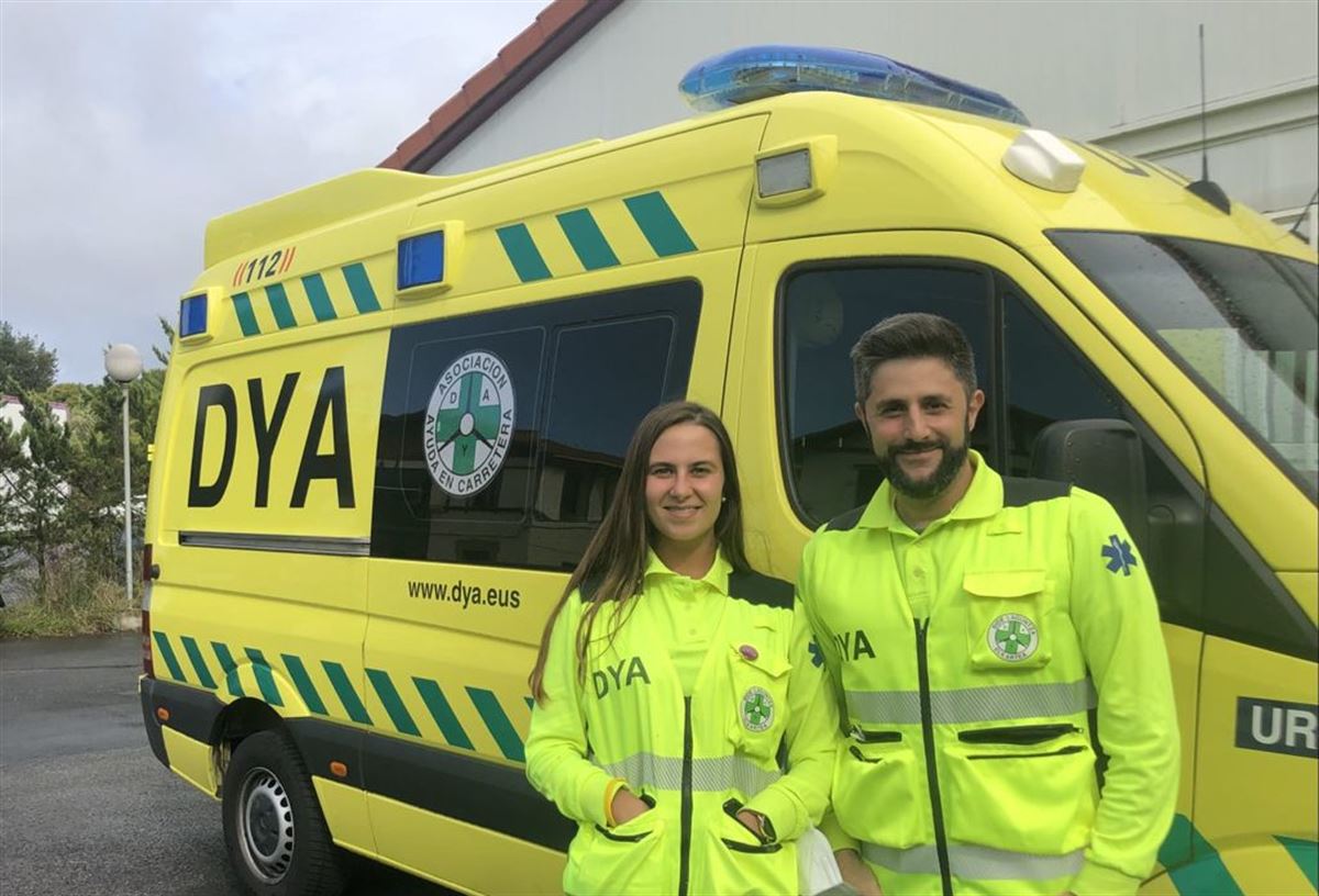 Radio Euskadi se monta en una ambulancia de la DYA para conocer su trabajo situ