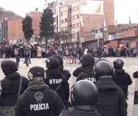 Dozenaka atxilotu eta zauritu Boliviako Poliziaren eta kokaleroen arteko liskarretan
