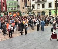 Bilbao muestra su repulsa a la agresión sexual sufrida por una mujer