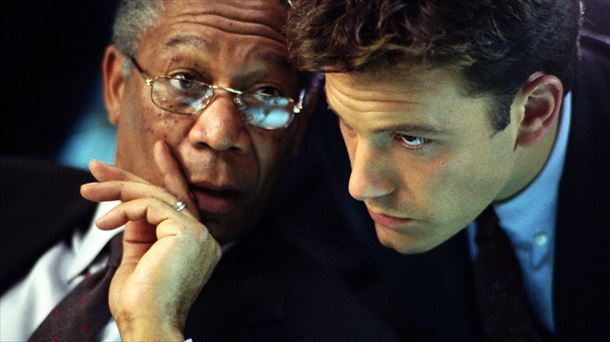 Morgan Freeman y Ben Affleck en un fotograma de 'Pánico nuclear'