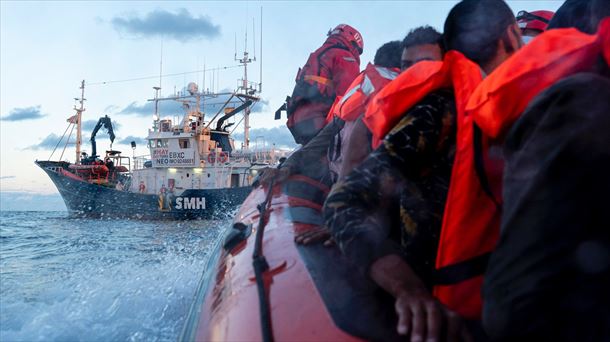 El buque de rescate 'Aita Mari' en el Mediterraneo. Foto de archivo: Alfonso Novo