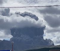 El volcán japonés Monte Aso entra en erupción