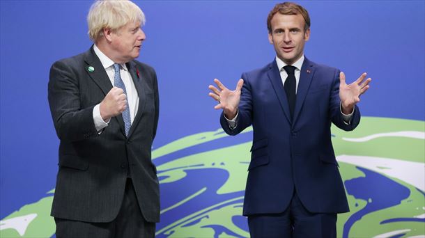 El primer ministro británico Boris Johnson y el presidente francés Emmanuel Macron