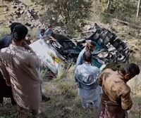 Gutxienez 22 hildako eta 15 zauritu Pakistanen izandako autobus istripu batean