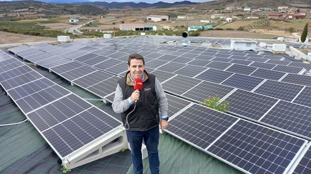 La empresa Ekolo ha convertido su edificio en una fuente de energía llena de placas fotovoltaicas 