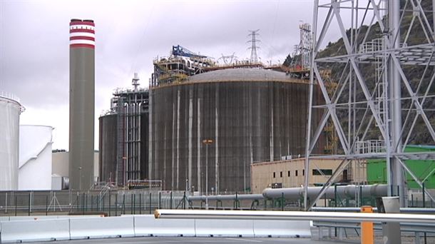 La planta de Bahía de Bizkaia Gas, en Zierbena. Foto: EITB MEDIA