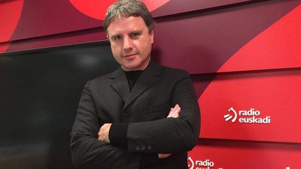 Alvaro Heras-Gröh en el estudio de Radio Euskadi                                                    
