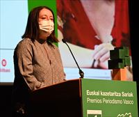 Eva Caballero recibe el premio Periodismo Ambiental en la entrega de los Premios Periodismo Vasco 2021