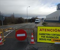 Varias carreteras del sur de Navarra siguen cortadas por el agua