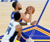 Stephen Curry se convierte en el máximo triplista de la historia de la NBA