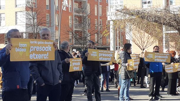 Protesta de Sare y Etxerat en Donostia-San Sebastián. Foto: Sare