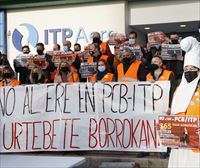 Trabajadores de ITP dejan carbón en la factoría de Barakaldo por el despido colectivo y el autoritarismo