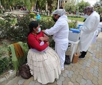 La OMS critica a los países que administran la cuarta dosis y pide repartir las vacunas por todo el mundo