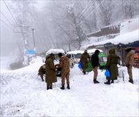 21 personas muertas y miles afectadas por una fuerte nevada en Pakistán