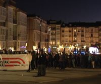 Concentración en Vitoria-Gasteiz contra el desalojo del edificio ocupado por el Consejo Socialista