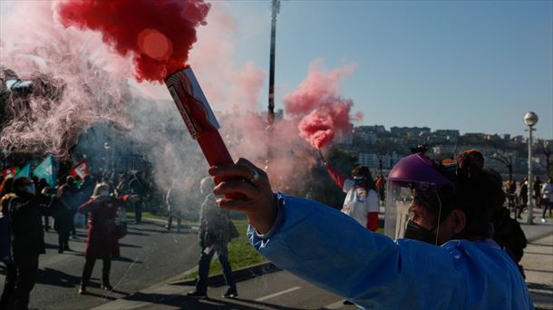 Un momento de la manifestación de Donostia. Foto: EFE