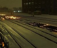 Prenden fuego a las vías de tren de Chicago para evitar que se congelen