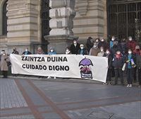 Denuncian en Bilbao el maltrato institucional hacia las personas usuarias de residencias de Bizkaia