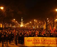 Miles de jóvenes se manifiestan en Bilbao y Pamplona para denunciar la dictadura de la burguesía