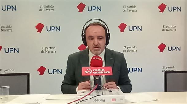 Javier Esparza, Radio Euskadin elkarrizkekatua.