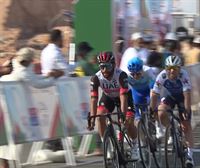 Gaviria bate a Cavendish en el esprint y estrena el liderato en el Tour de Omán