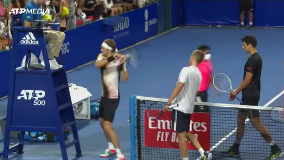Vídeo: Alexander Zverev golpea su raqueta la silla del en el Torneo de Acapulco