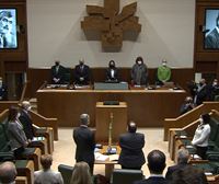 El Parlamento Vasco recuerda a Fernando Buesa y Enrique Casas con un minuto de silencio