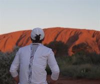 Homenaje a Barty en el monte sagrado Uluru