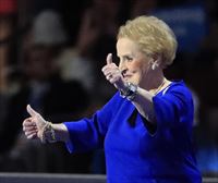 Madeleine Albright AEBko lehen emakume Estatu idazkaria hil da