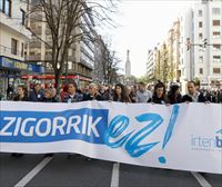 Dos manifestaciones denuncian en Bilbao y San Sebastián que la sentencia del 13/13 obstaculiza la paz