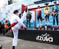 El podium de la Itzulia 2022: Martínez campeón, Ion Izagirre segundo y Vlasov tercero