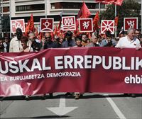 EH Bildu reúne a miles de personas en Pamplona para reclamar la primera república vasca