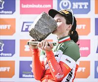 Elisa Longo Borghini se exhibe en la París-Roubaix